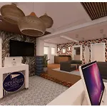 Oceaneer Hotel