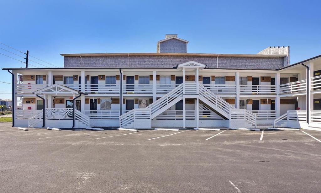Dry Dock Hotel