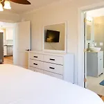 Spacious Beach Retreat