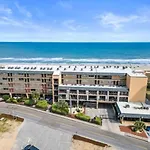 La Mare Vita - Oceanfront! Coastal, Cozy, Comfortable - Come Enjoy All That Carolina Beach Has To Offer! Villa