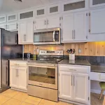 Peaceful Wilmington Home Near Beach And Downtown!