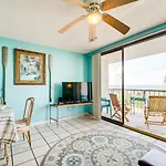 Bright Carolina Beach Condo Public Beach On-Site