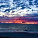 Nautical Oceanside Oasis Sleeps 4