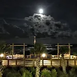 Nautical Oceanside Oasis Sleeps 4