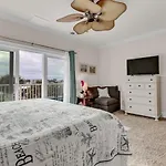 Coastal Escape On Lake Park