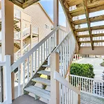 Carolina Beach Condo With Balcony And Ocean Access!