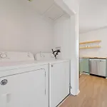 Cb Ocean Breeze - One Block From The Beach
