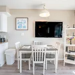 Cabana Suites 409