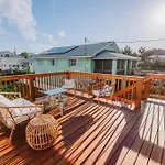 Dreamy Cottage 2 Blocks To Beach, Boardwalk & Lake
