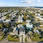 5 Min Walk To Beach Roof Patio Office Garage Bbq
