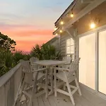 The Salty Gal - Carolina Beach-Kure Beach
