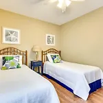 Carolina Beach Condo With Balcony Walk To The Ocean