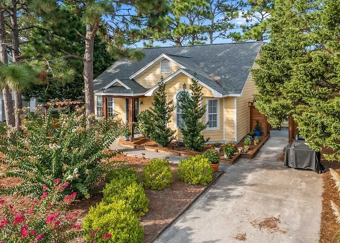 Peaceful Wilmington Home Near Beach And Downtown!