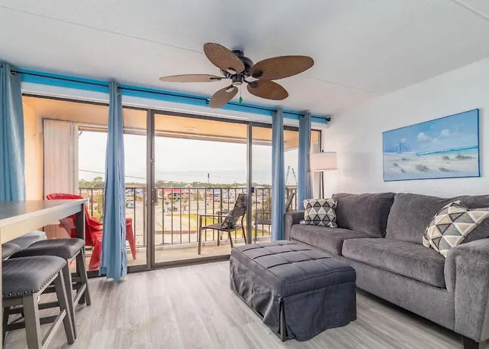 Book With Brooki By The Beach And Boardwalk