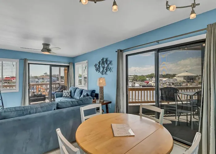 Seas The Day With Fantastic Marina Views