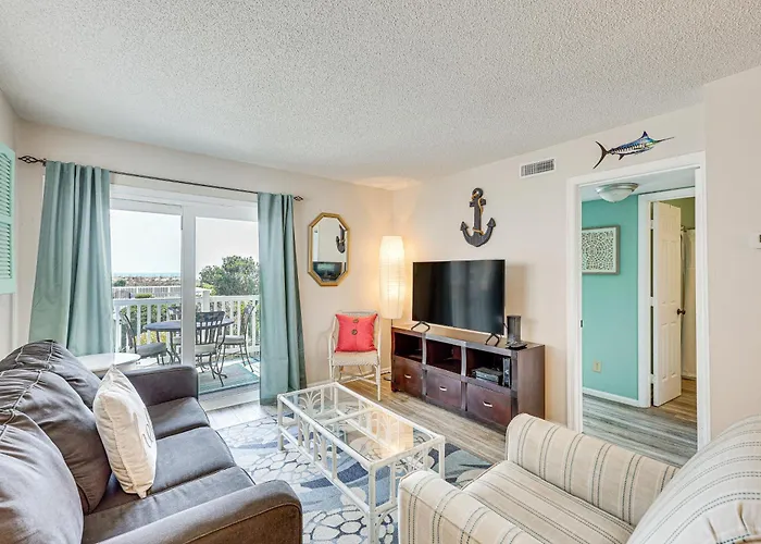 Carolina Beach Condo With Balcony And Ocean Access!