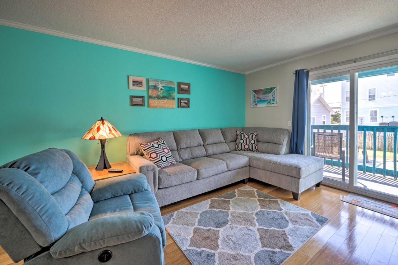 With Balcony And Pool Walk To 2 Beach Accesses! Apartment *