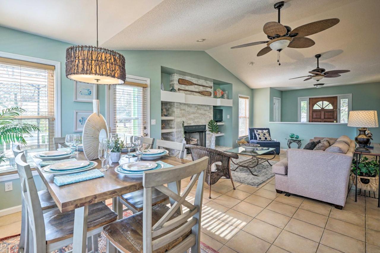 Coastal Hideaway About Half Mi To And Boardwalk! *