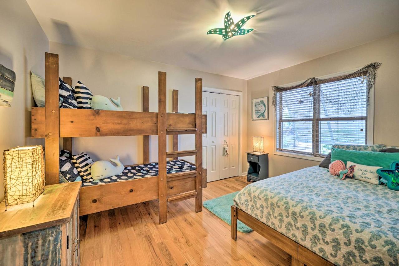 Coastal Hideaway About Half Mi To And Boardwalk! Holiday home *