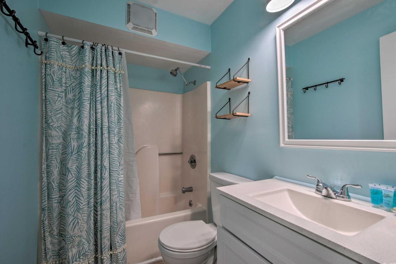 Ocean-view With Deck, Steps To Carolina Beach! Apartment Carolina Beach