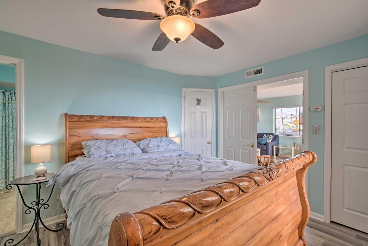 Ocean-view With Deck, Steps To Carolina Beach! Apartment