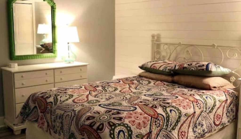 Newly Renovated With Stunning Water Views! Monthly And Weekly Specials! Holiday home Carolina Beach