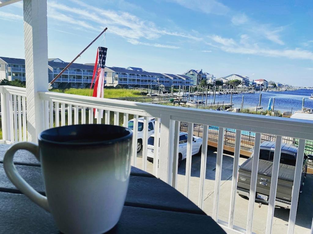 Holiday home Newly Renovated With Stunning Water Views! Monthly And Weekly Specials!