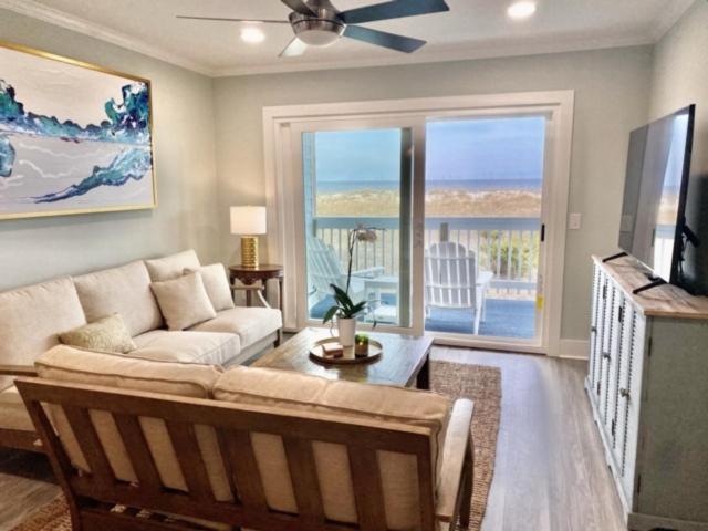 Apartment Driftwood Cottage: Oceanfront Retreat *
