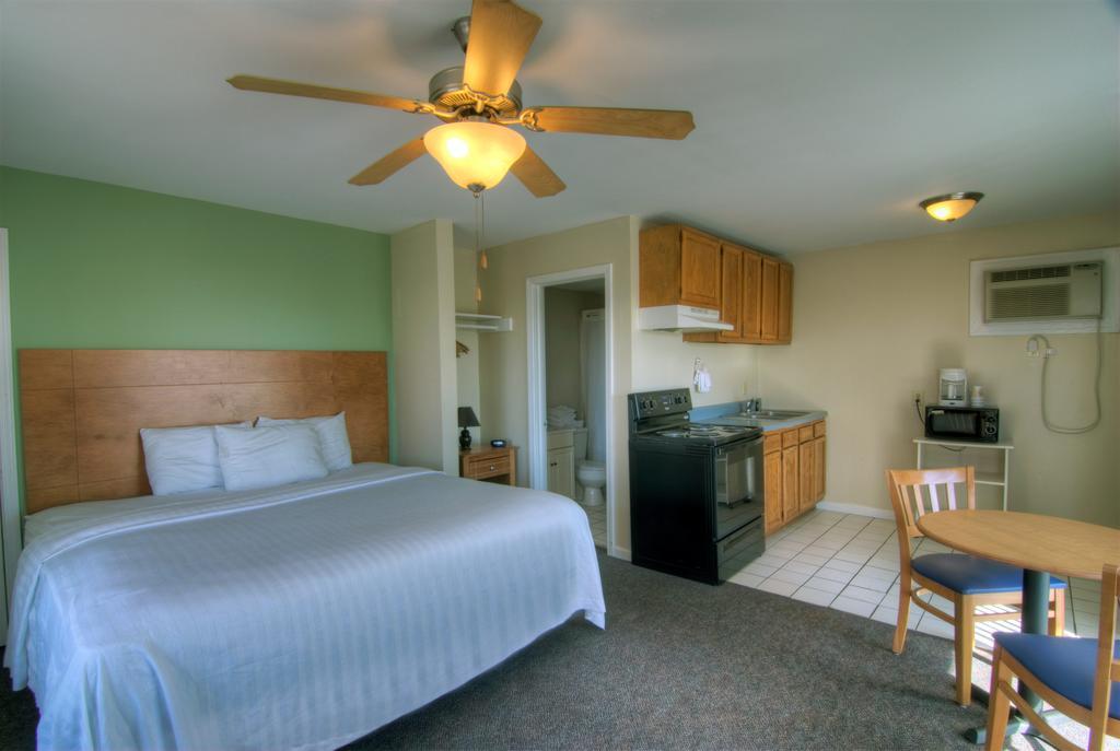 Surfside Hotel 3*