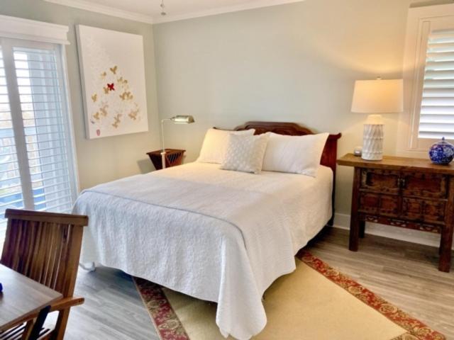 Apartment Driftwood Cottage: Oceanfront Retreat Carolina Beach