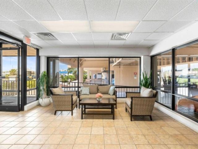 Apartment Southern Comfort: Oceanfront With Panoramic Views *