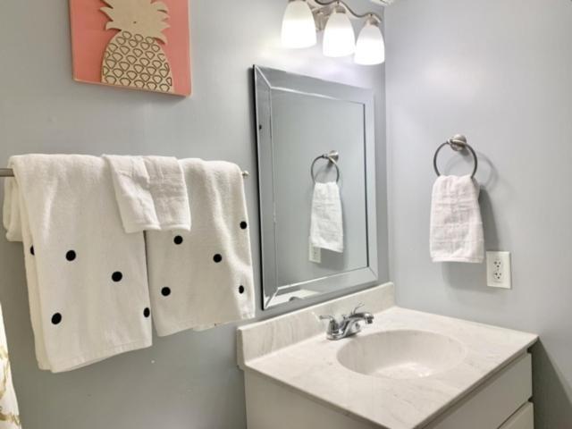 Apartment La Mare - Oceanfront! Coastal, Cozy, Comfortable - Enjoy That Carolina Has To Offer! *