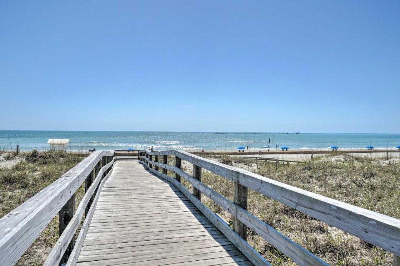 Calm Coastal Haven With 2 Balconies Near Carolina Beach