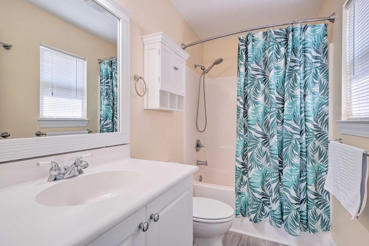 Calm Coastal Haven With 2 Balconies Near Carolina Beach