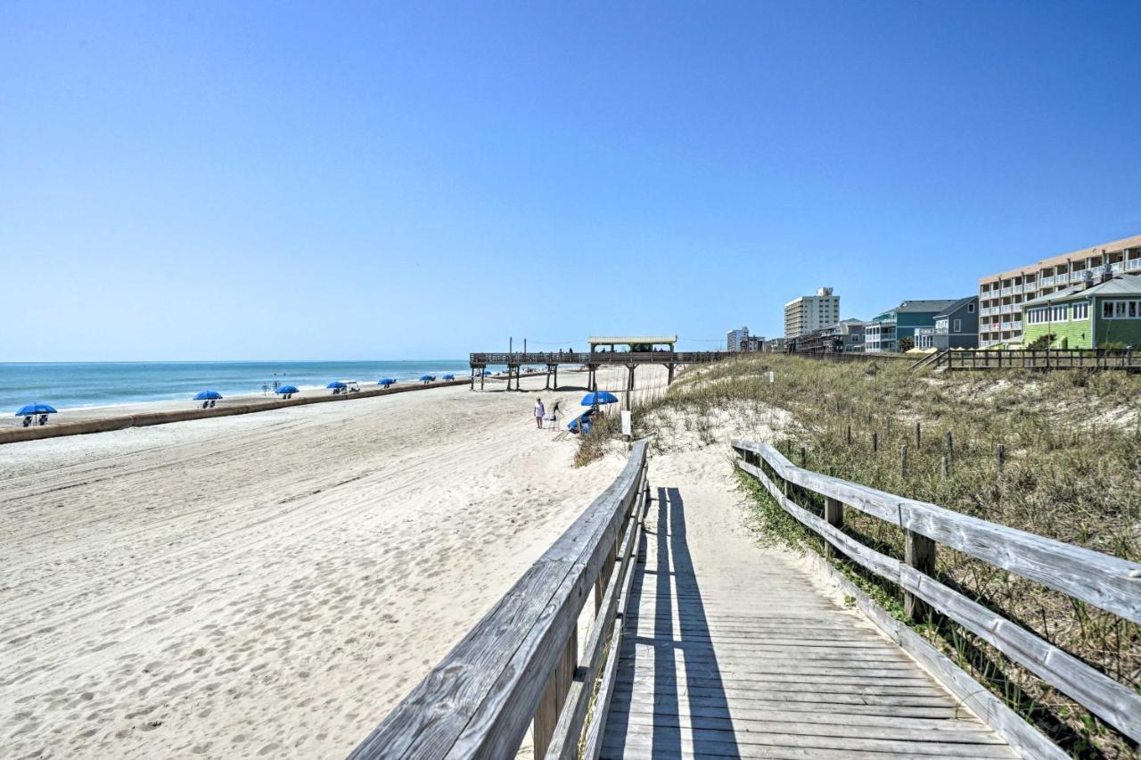 Calm Coastal Haven With 2 Balconies Near Holiday home *