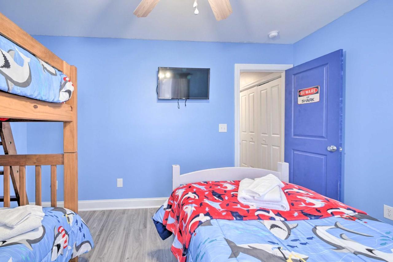 Calm Coastal Haven With 2 Balconies Near Carolina Beach