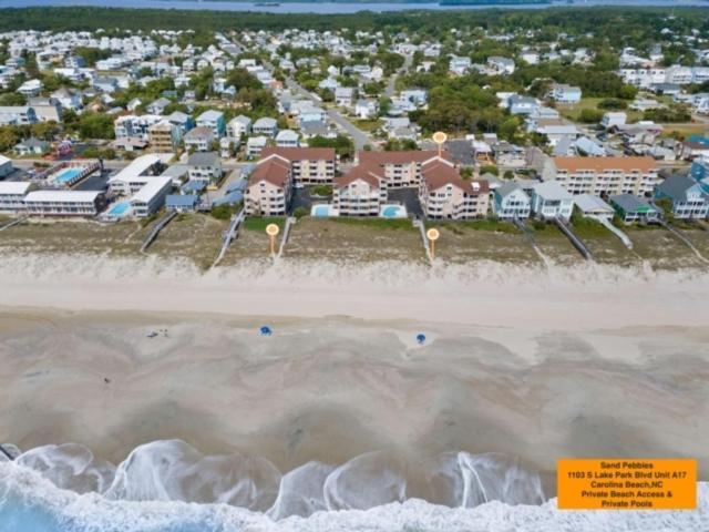 Pebbles: Oceanfront Retreat * Carolina Beach