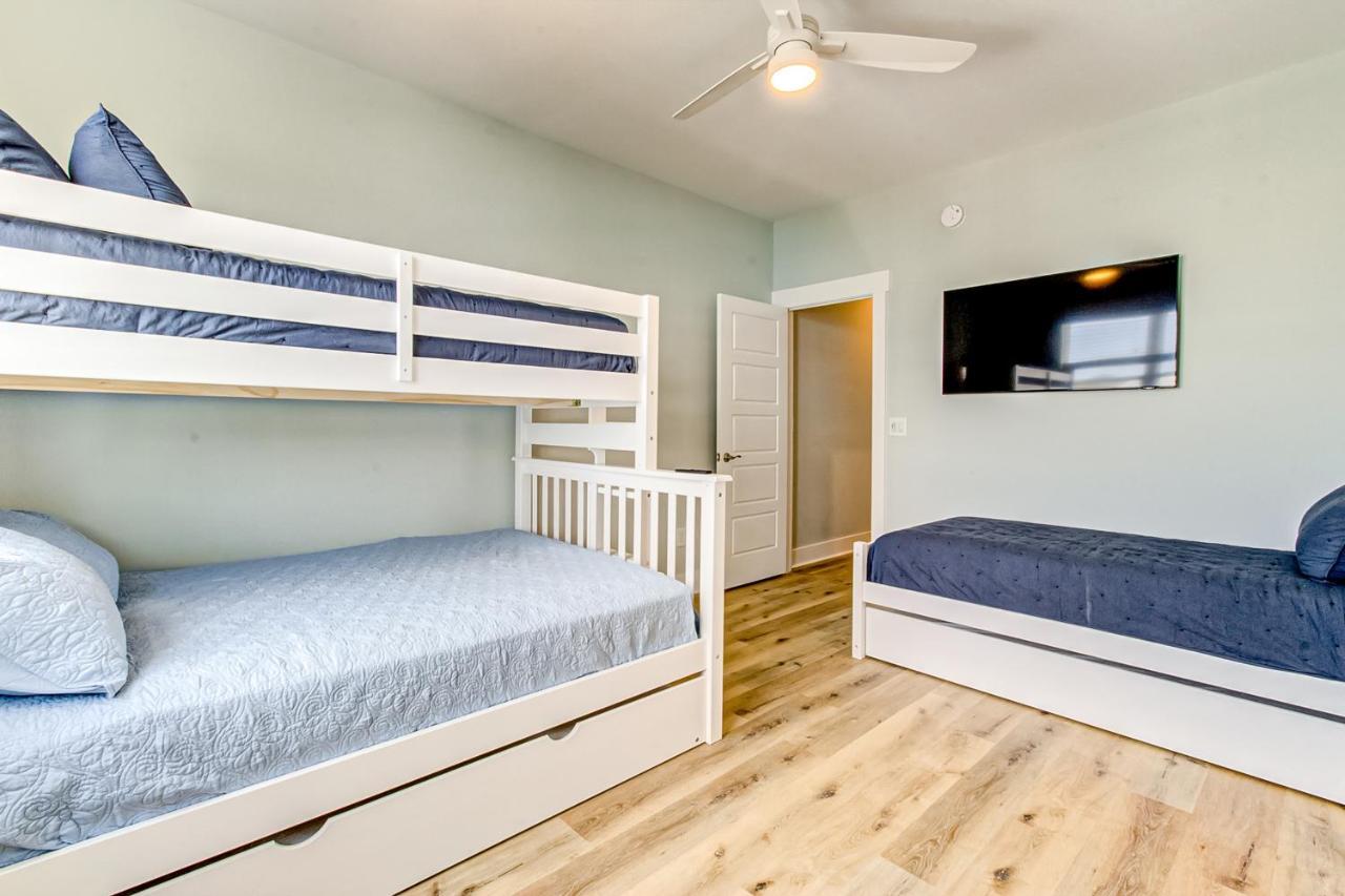 #2 Mack Holiday home Carolina Beach