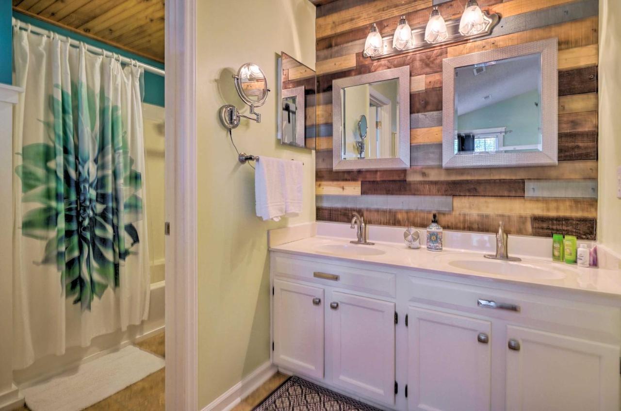 Peaceful Wilmington Near And Downtown! Holiday home Carolina Beach