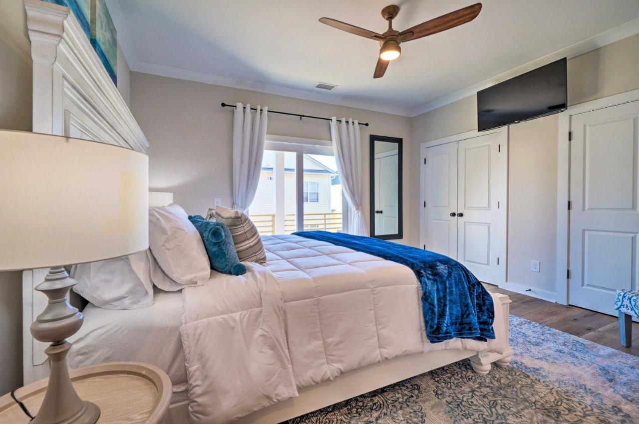 Modern With Rooftop Deck, Walk To Beach! Holiday home *