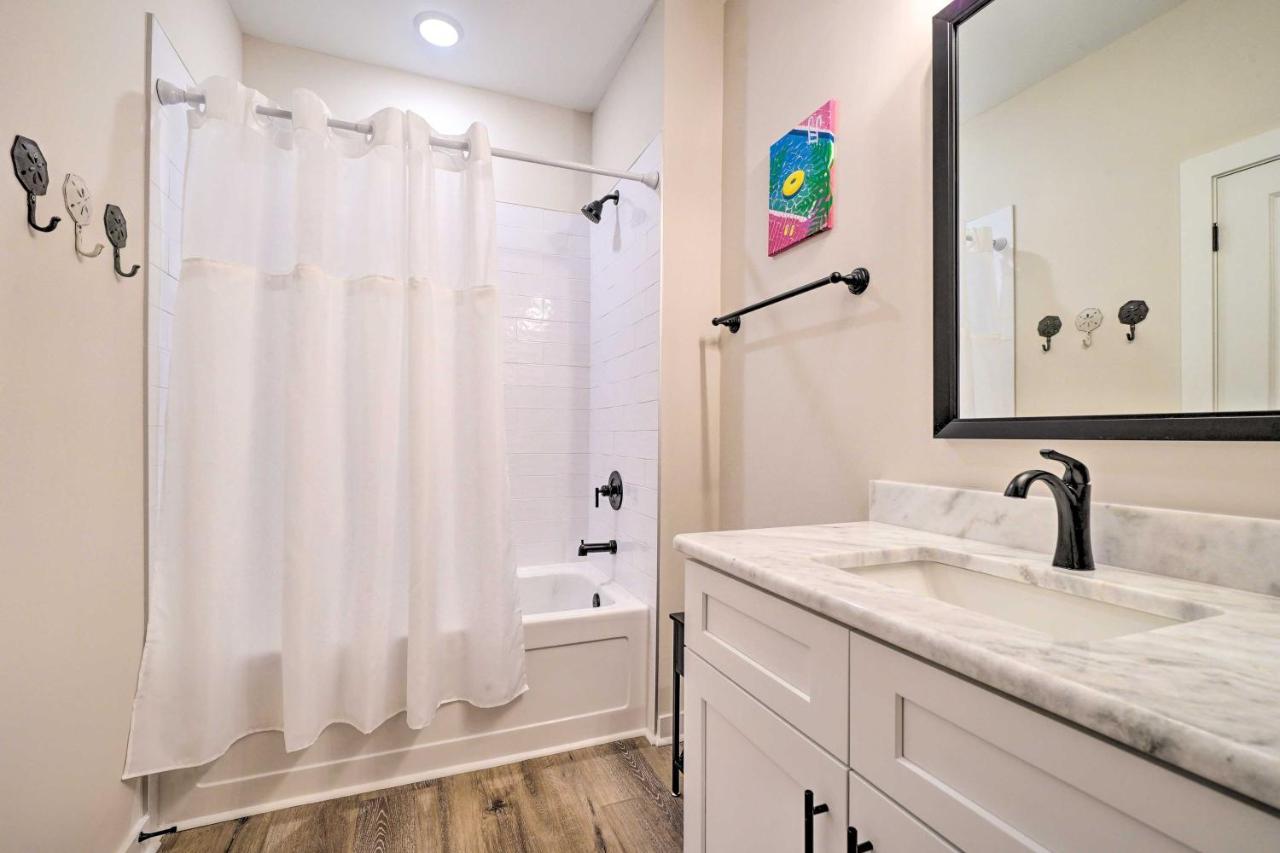 Modern With Rooftop Deck, Walk To Beach! * Carolina Beach