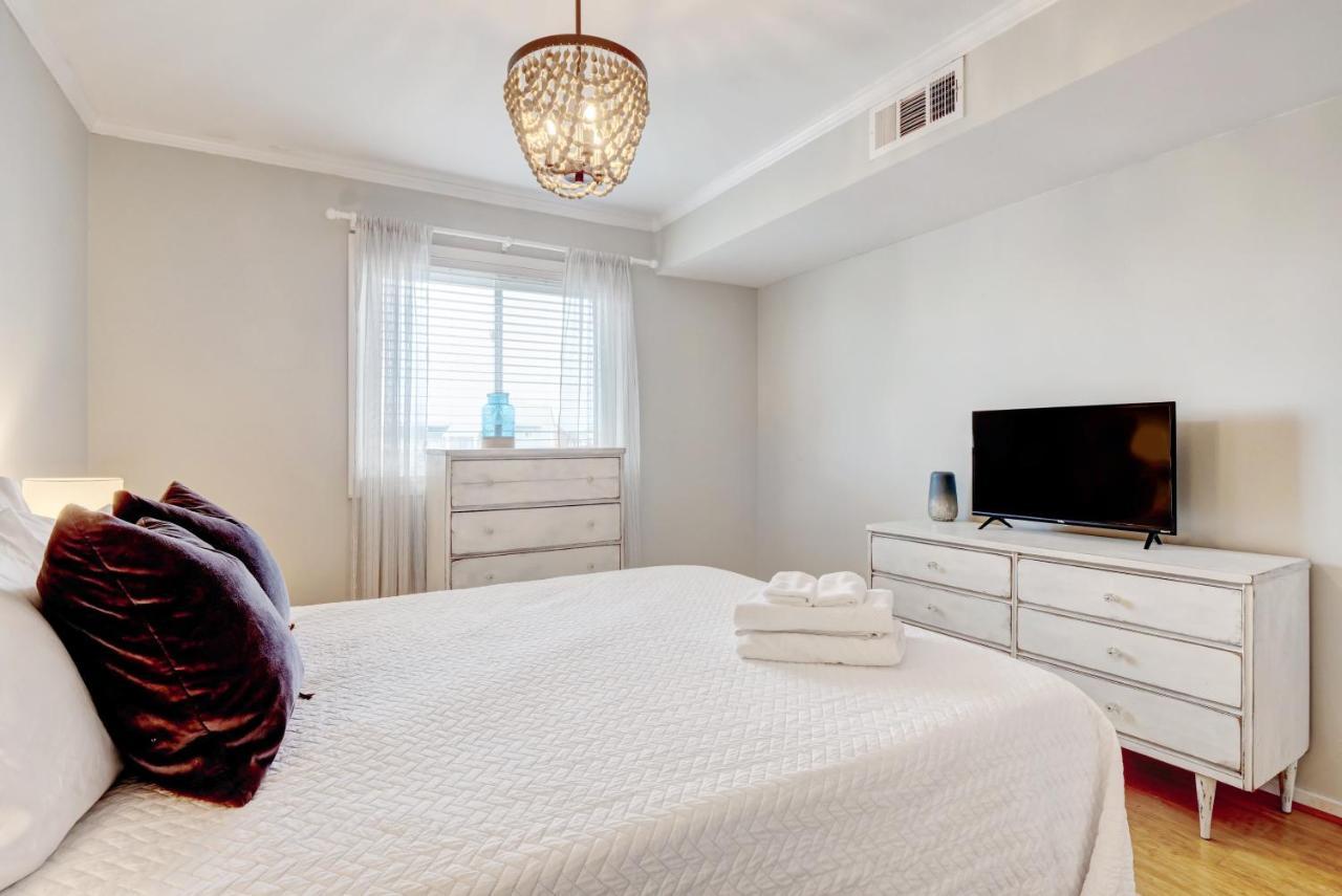 Going Coastal Apartment
