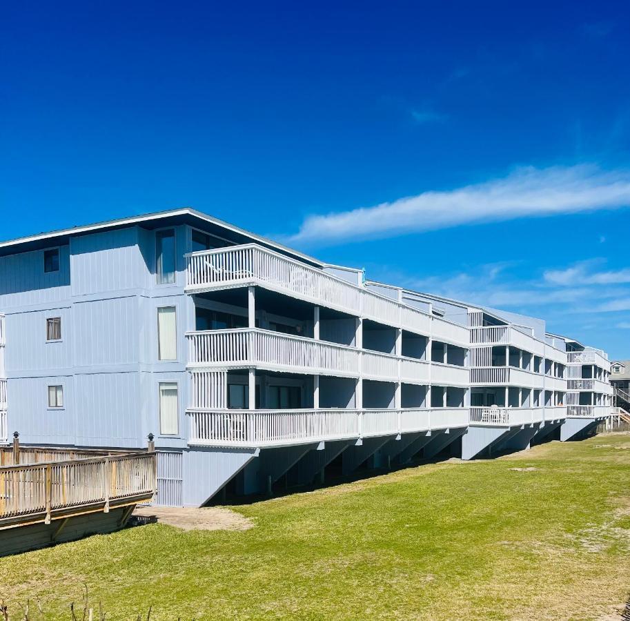 Celtic Seas Oceanfront With Pool Apartment *