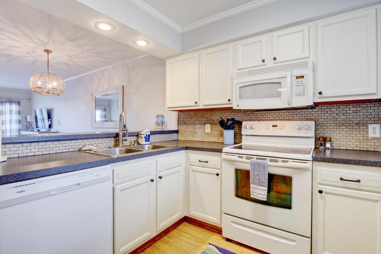 Going Coastal Apartment