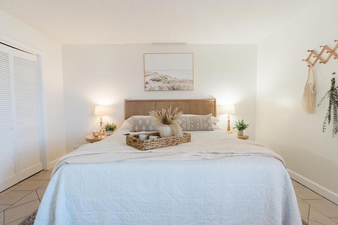 0912 White Linen By Atlantic Towers Apartment Carolina Beach