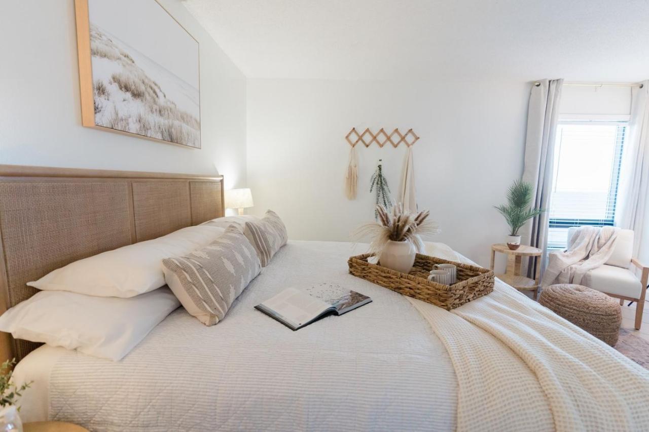 0912 White Linen By Atlantic Towers * Carolina Beach