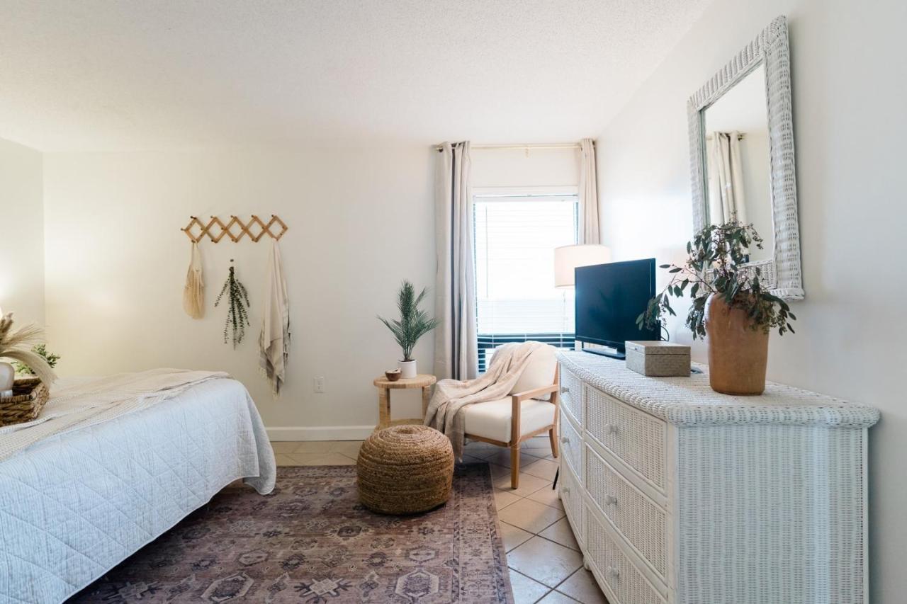 Apartment 0912 White Linen By Atlantic Towers Carolina Beach