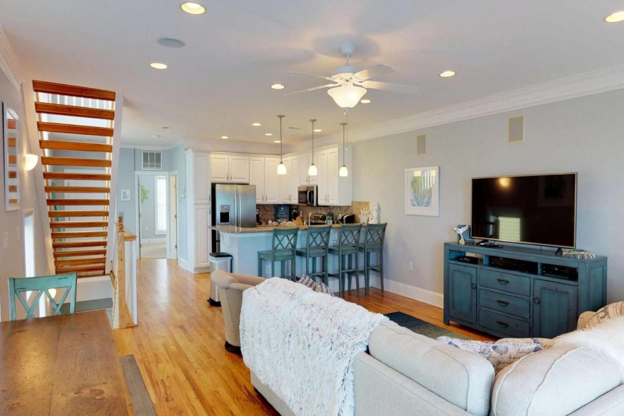 Carolina Beachside * Carolina Beach