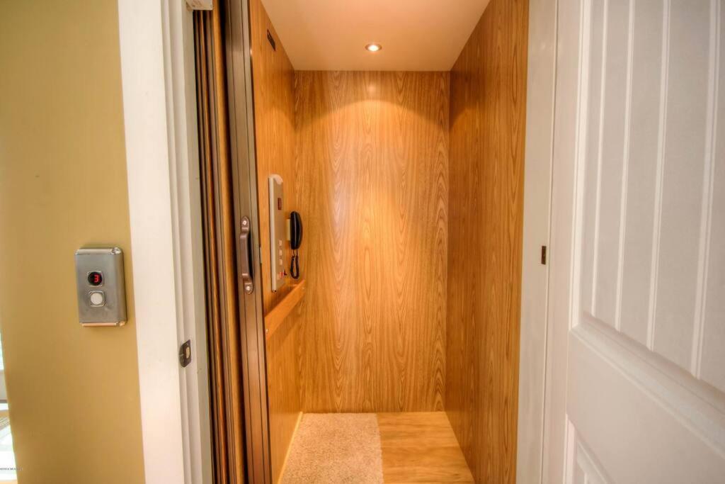 Luxury Townhouse W/ Golf Cart & Private Elevator Villa *
