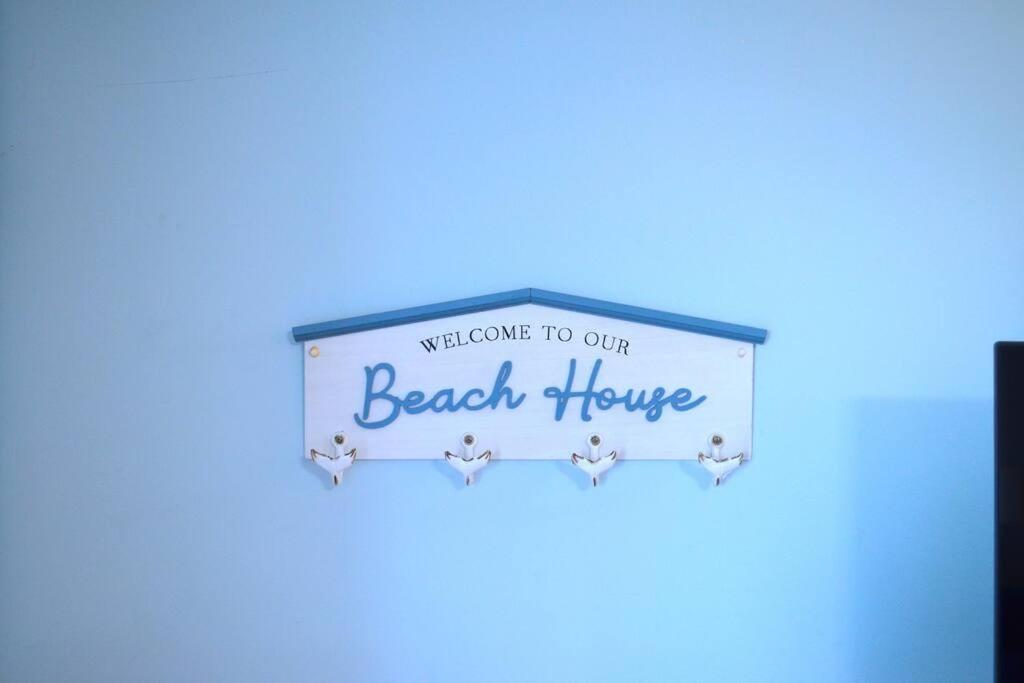Living The Dream On The Beach! Holiday home